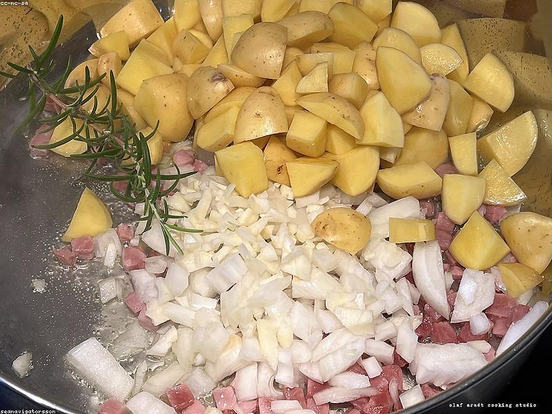 Bacallà a la mel amb gírgoles (especialitat de la casa)